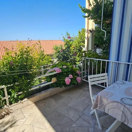 9 Makarska